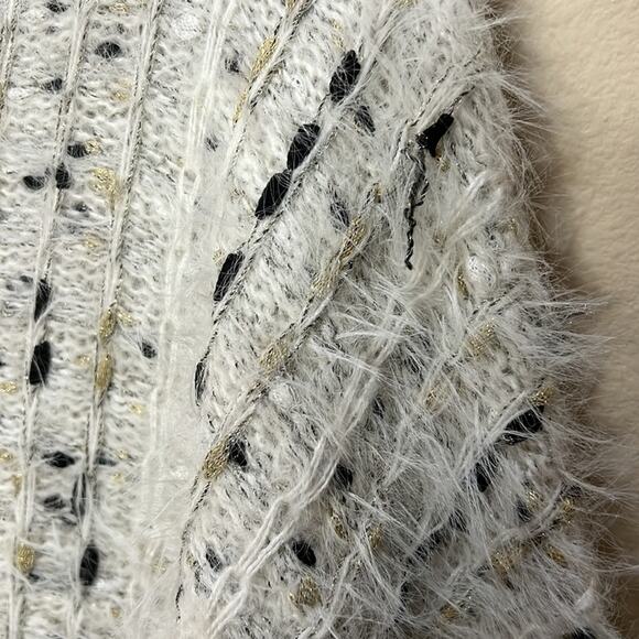cupcakes and cashmere Nisha Fuzzy Speckled Sweater Size L - Picture 5 of 7